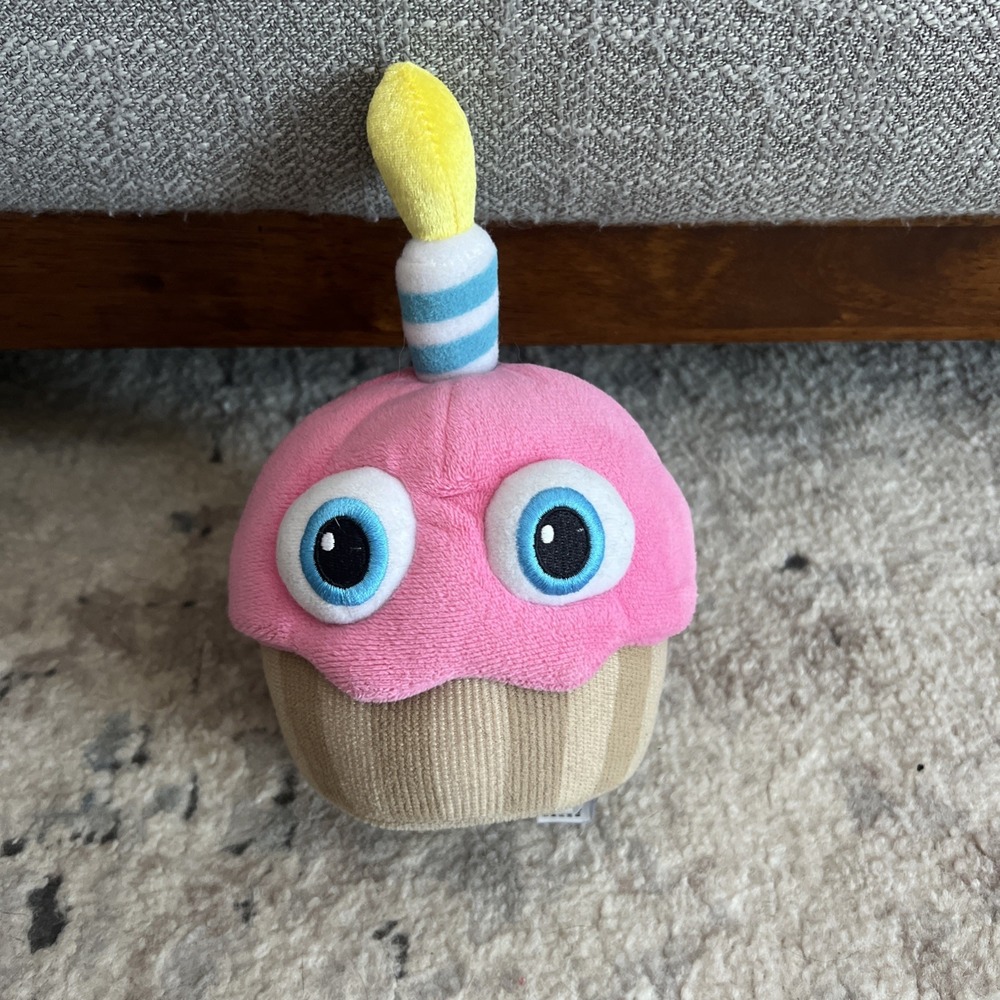 Funko 2016 Five Nights at Freddys Mr Cupcake Plush FNAF 7"
